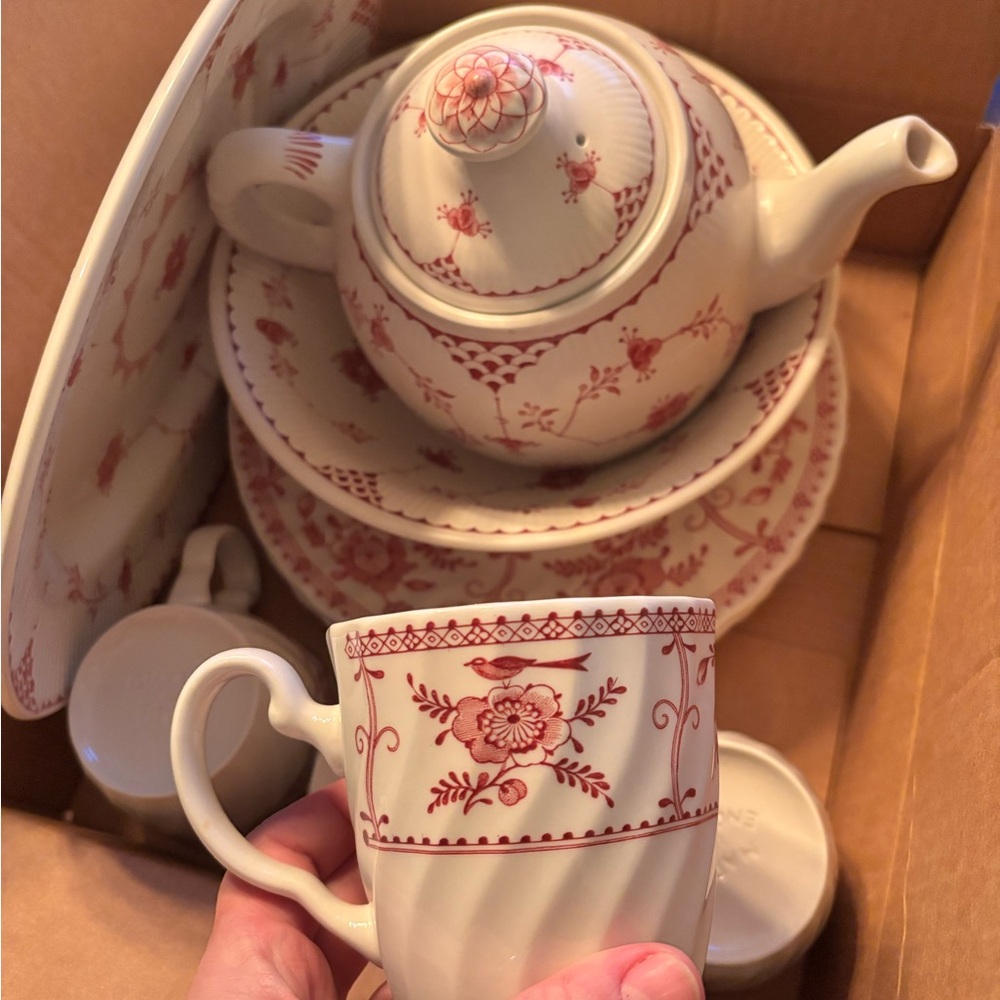 Johnson Bros Pink Denmark Set
